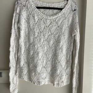 A&F WHITE SWEATER